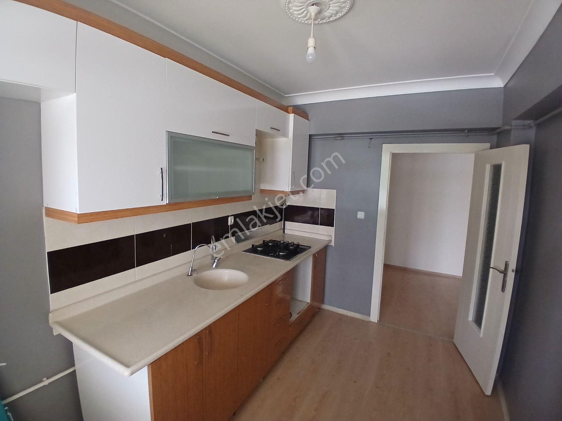 Yenikent Mustafa K.mah Kat Konumda Y.giriş 3+1 Satılık Daire