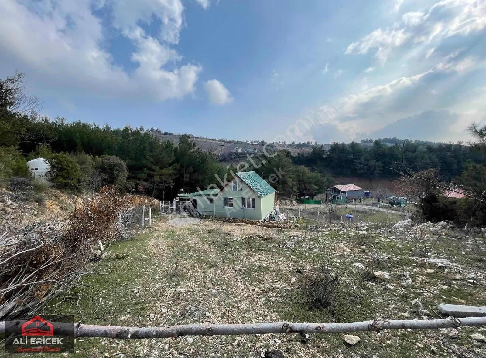 Doğada Huzur Arayanlara Kurulu Düzen Sakin Lokasyonda Bahçe