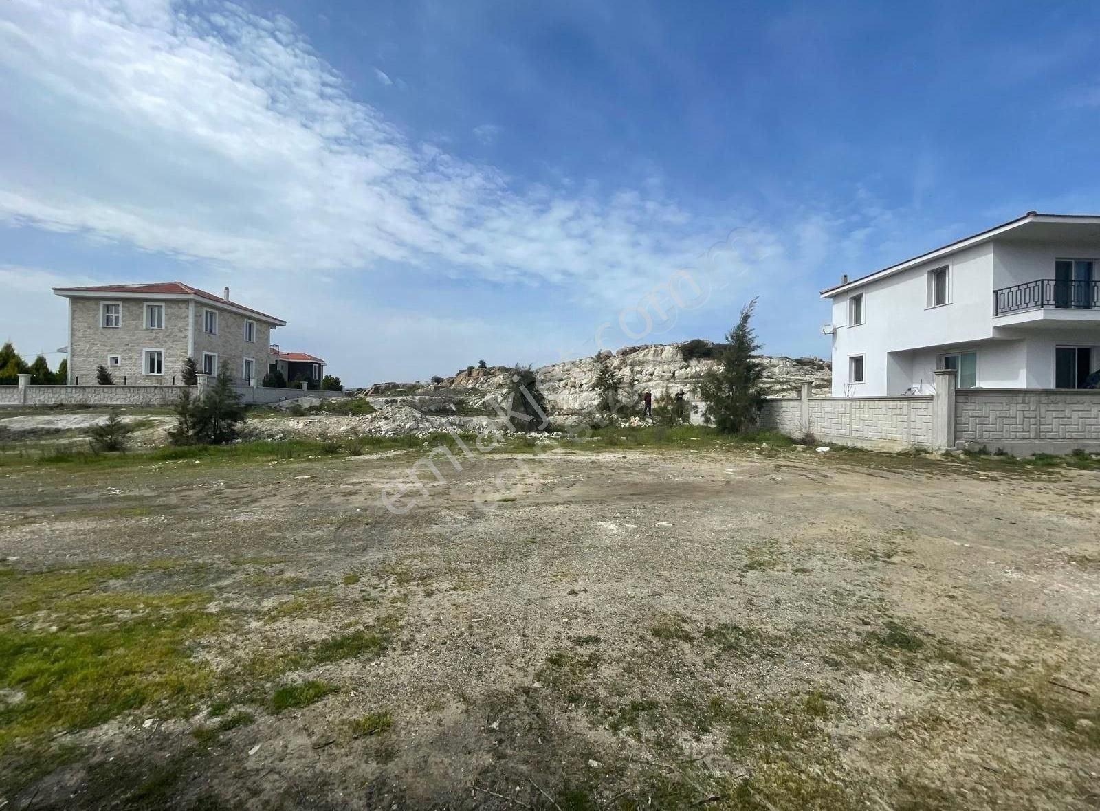 Foça Gerenköy Anayol Üzerinde 300 M2 İmarlı Satılık Arsa - Görsel 6