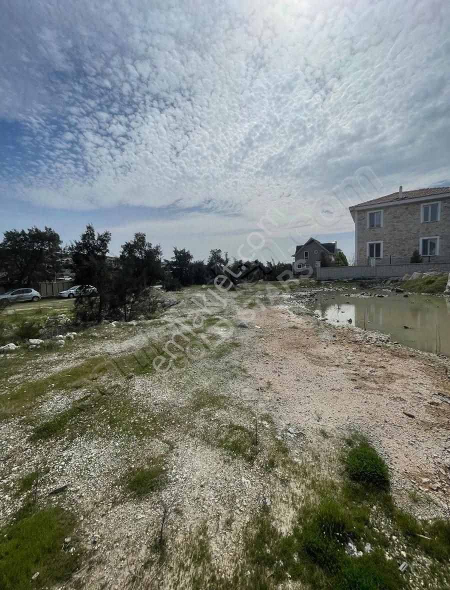 Foça Gerenköy Anayol Üzerinde 300 M2 İmarlı Satılık Arsa - Görsel 7