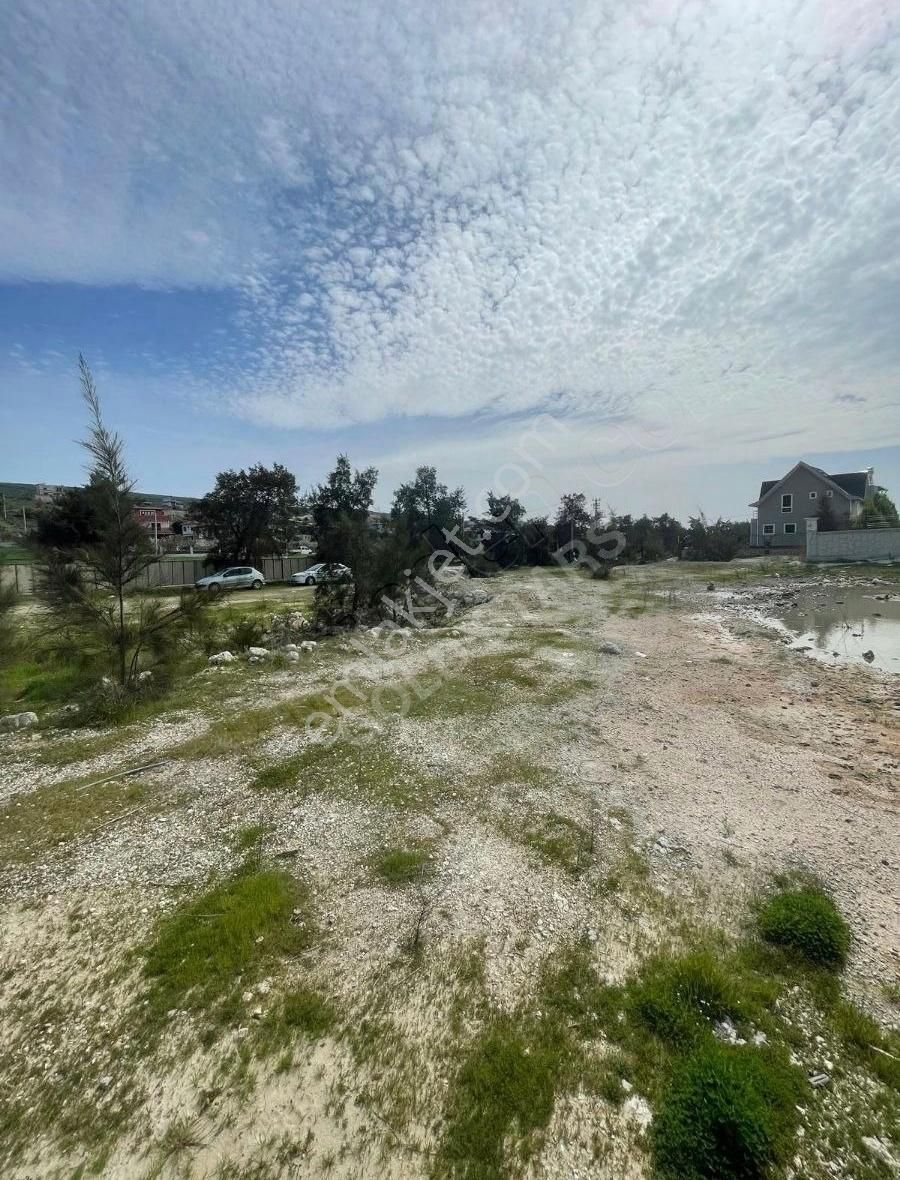 Foça Gerenköy Anayol Üzerinde 300 M2 İmarlı Satılık Arsa - Görsel 3