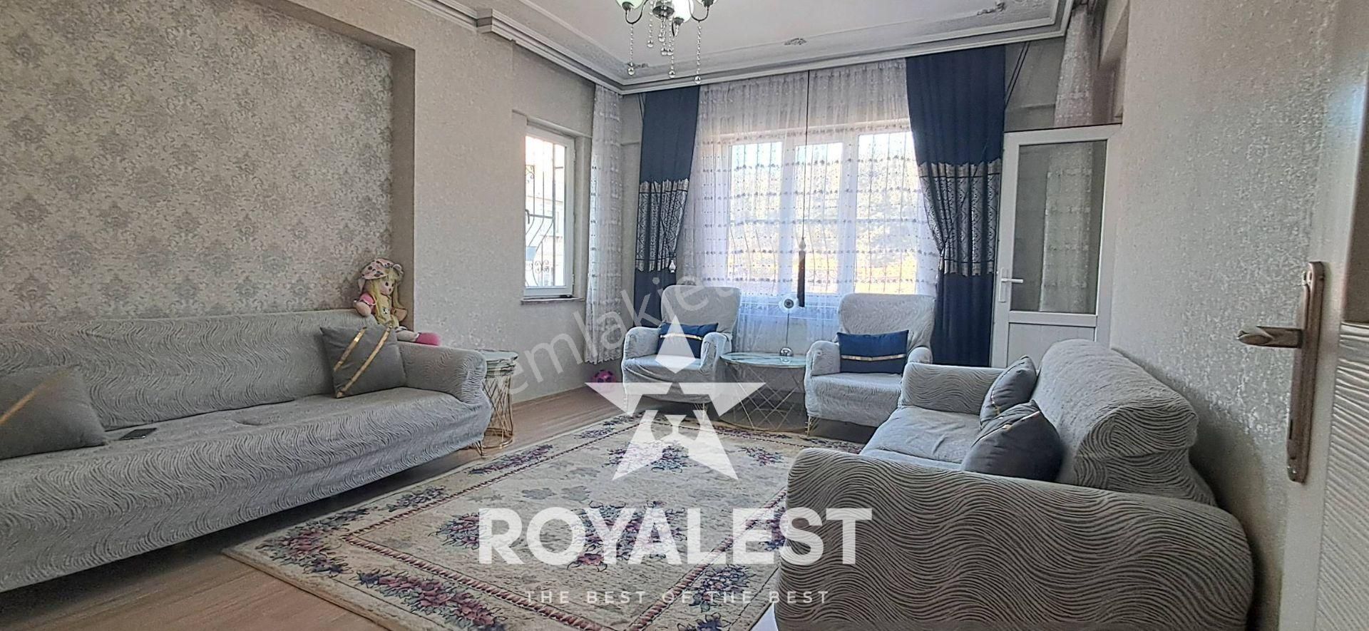 Royalest'ten Dekore Edilmiş Ara Kat Fırsat Daire