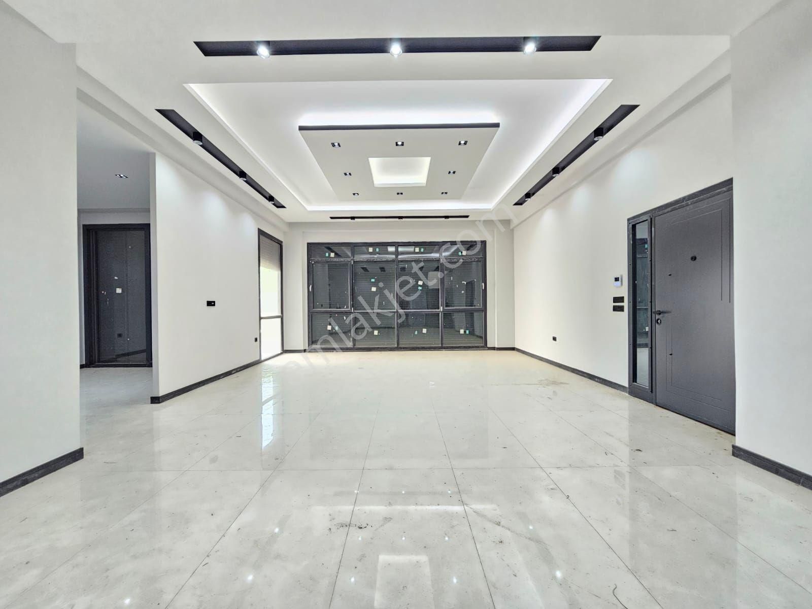 Denizli Selçukbey De 6+1 Tank Meydanına Yakın Önü Yeşil Alan Satılık Villa