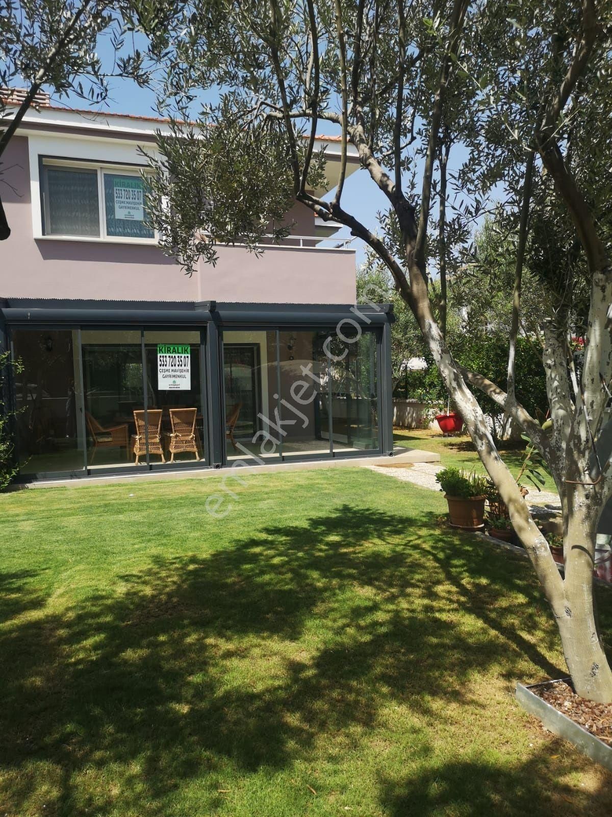 Boyalık Plaja Denize Yakın Yaz Ayları Kiralık 3+1 Bahçeli Villa