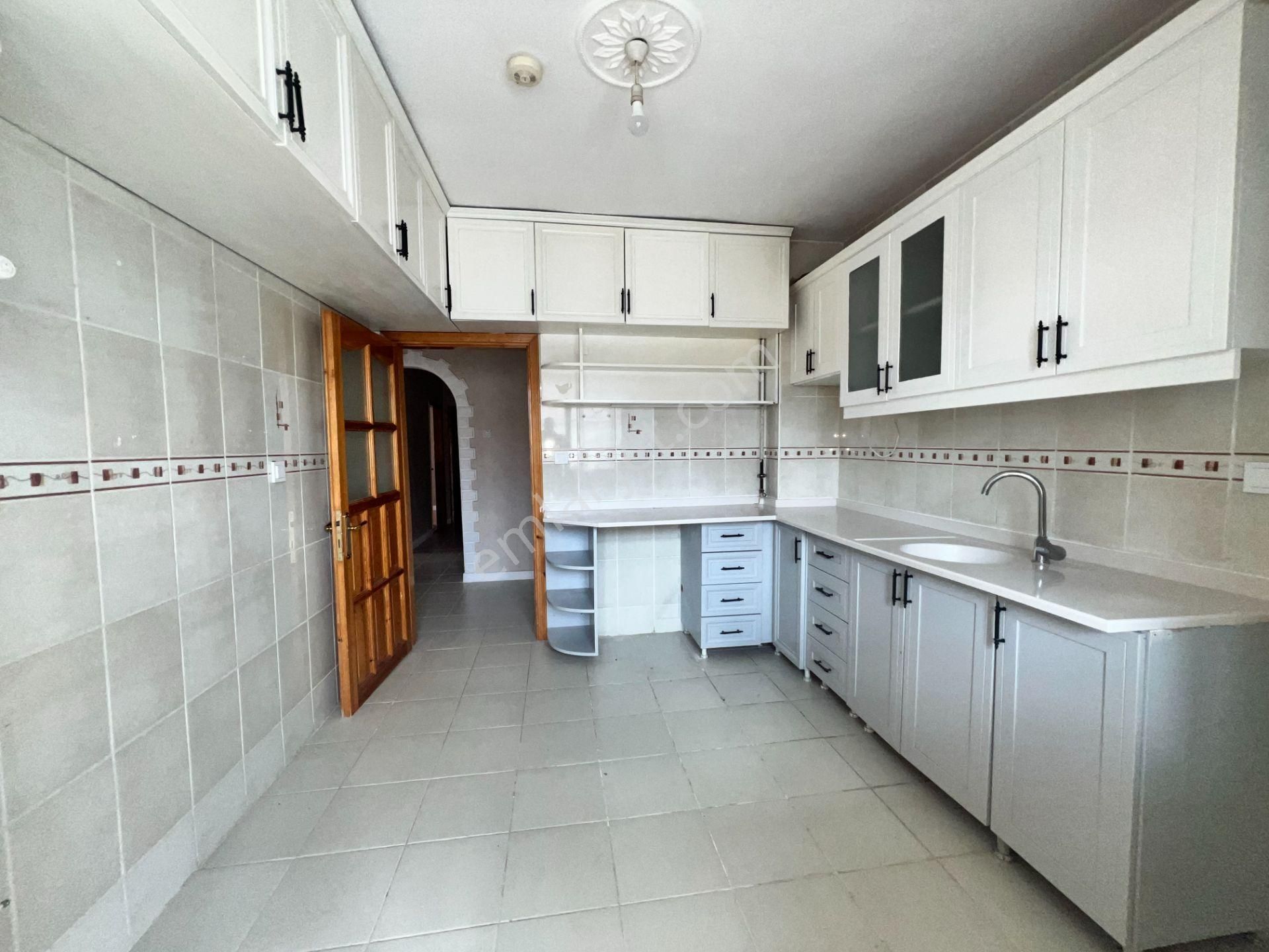 Nasip Emlak'tan Satılık 3+1 Giriş Kat Masrafsız Daire