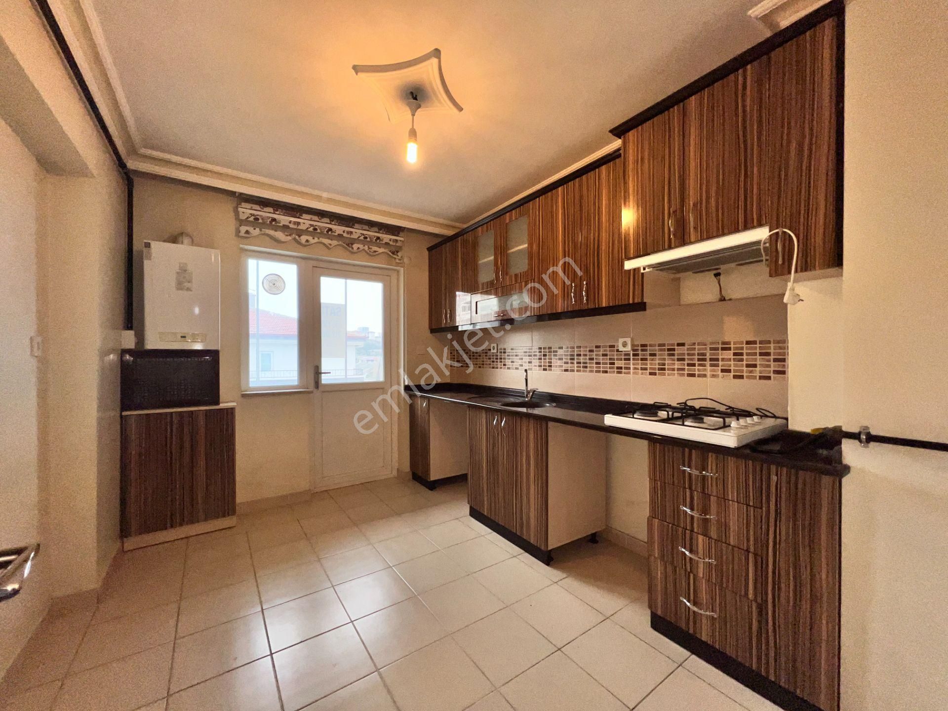 Nasip Emlak'tan Satılık 3+1 Asansörlü Cam Balkonlu Masrafsız Daire