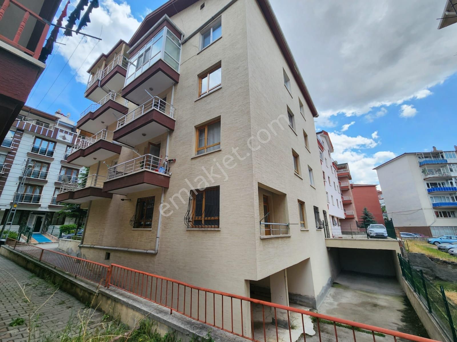 Etlik Şehir Hastanesi Yakını Kardeşler'de 2+1 Yapılı Satılık Daire..!