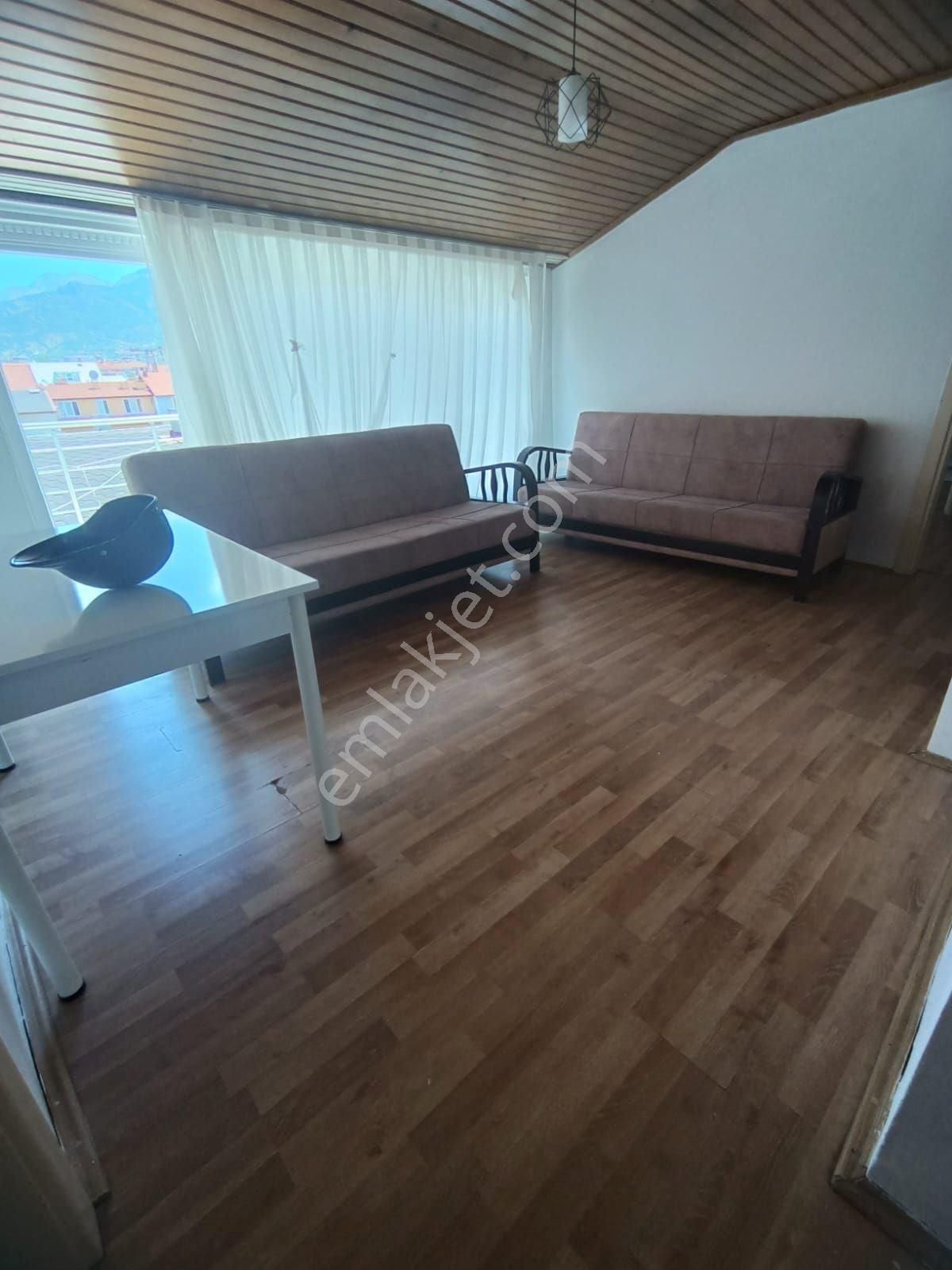 Isparta Merkez Sanayi Mahallesinde 3+1 Kiralık Apart