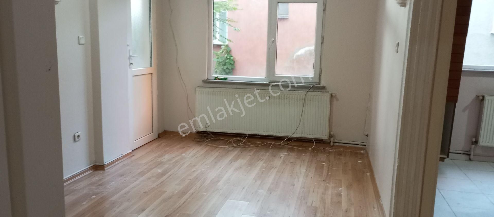 Kağıthane Şirintepede 3+1 110 M2 Balkonlu Boya Badanası Yapılmış Masrafsız Daire