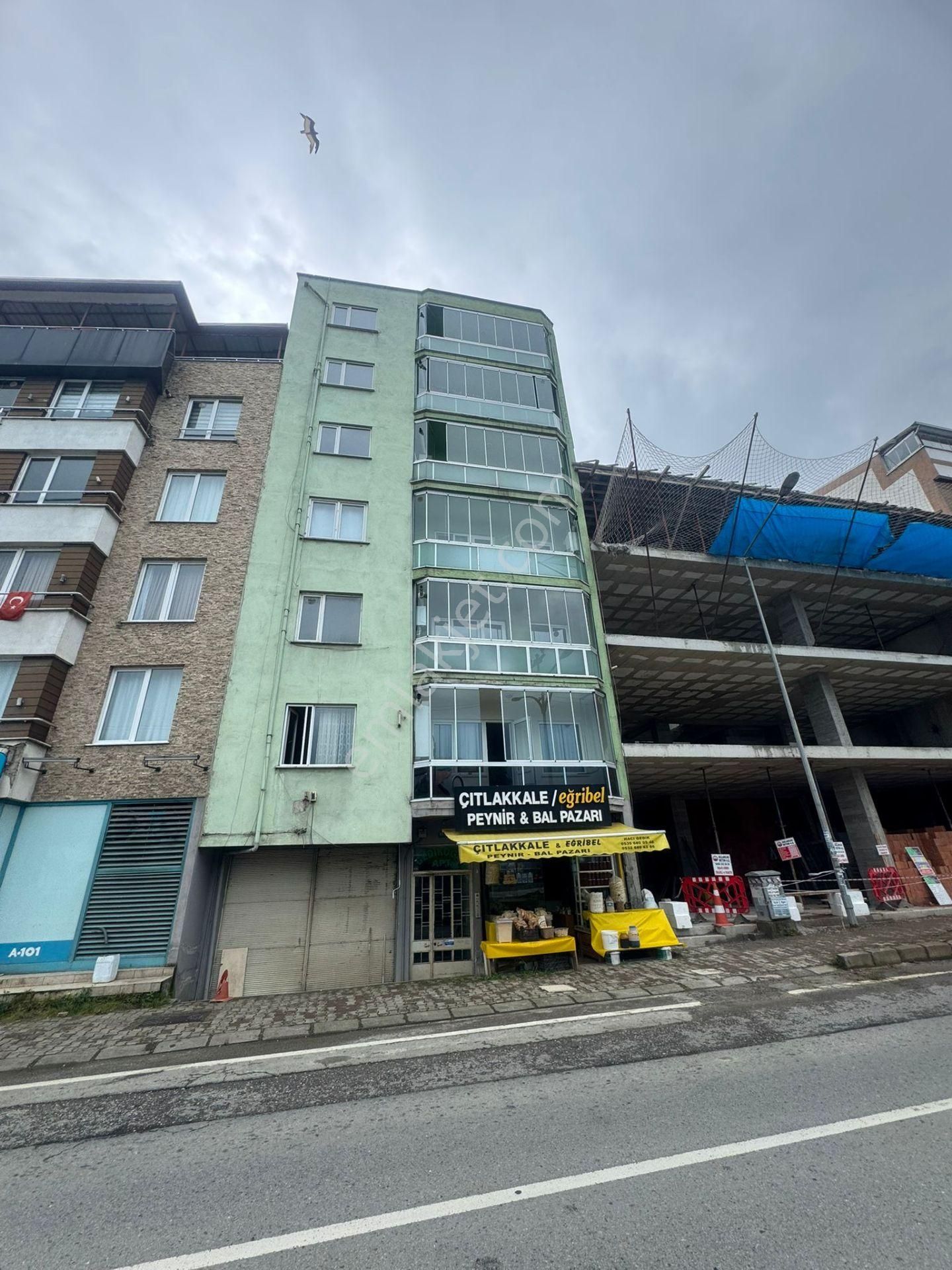 İnanç Emlaktan Çıtlakkale Mahallesi Sahil Yolu Üzerinde 2+1 Kiralık Daire (6. Kat)
