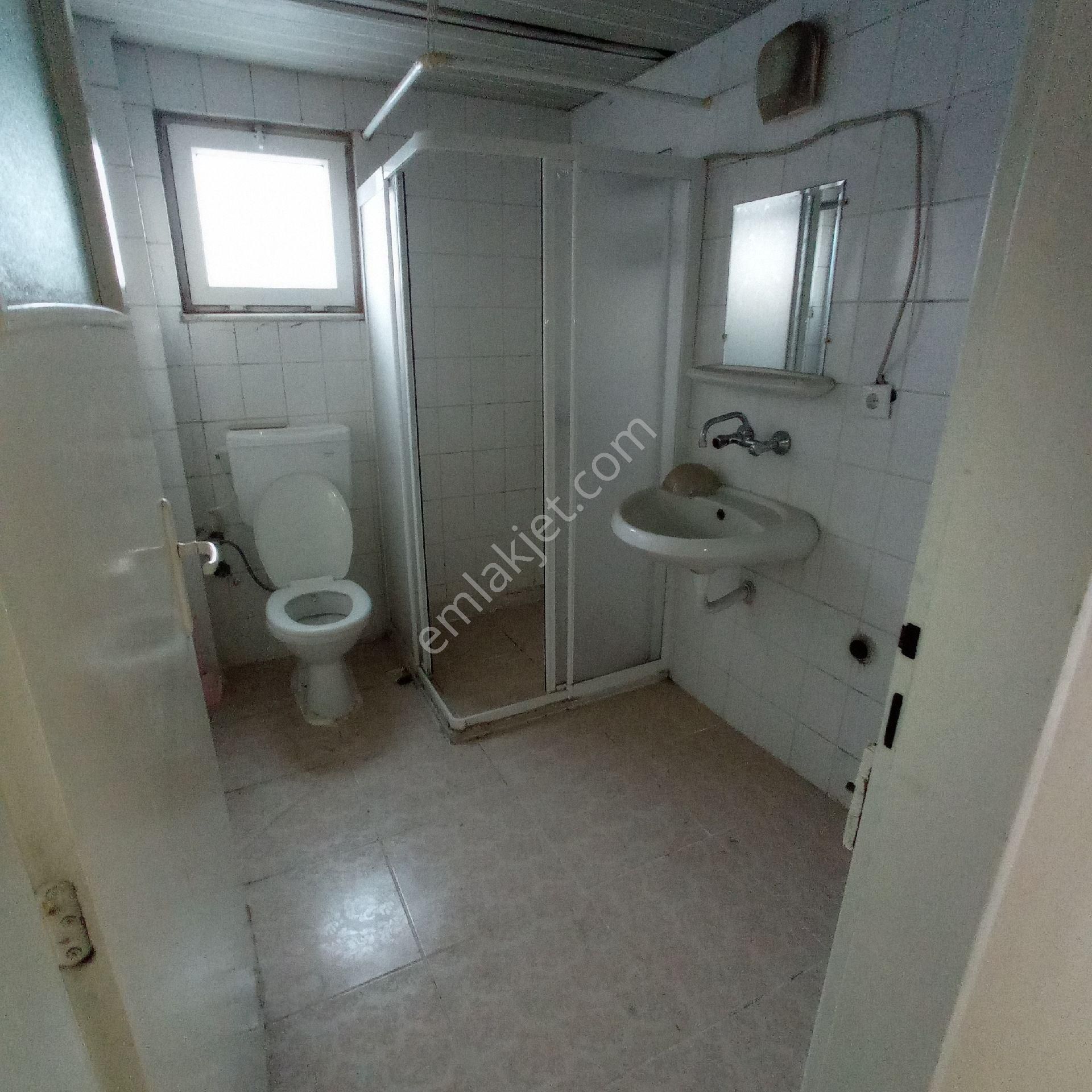 Çelebi Gayrimenkul'den Atakent'te Kiralık 5.kat Daire