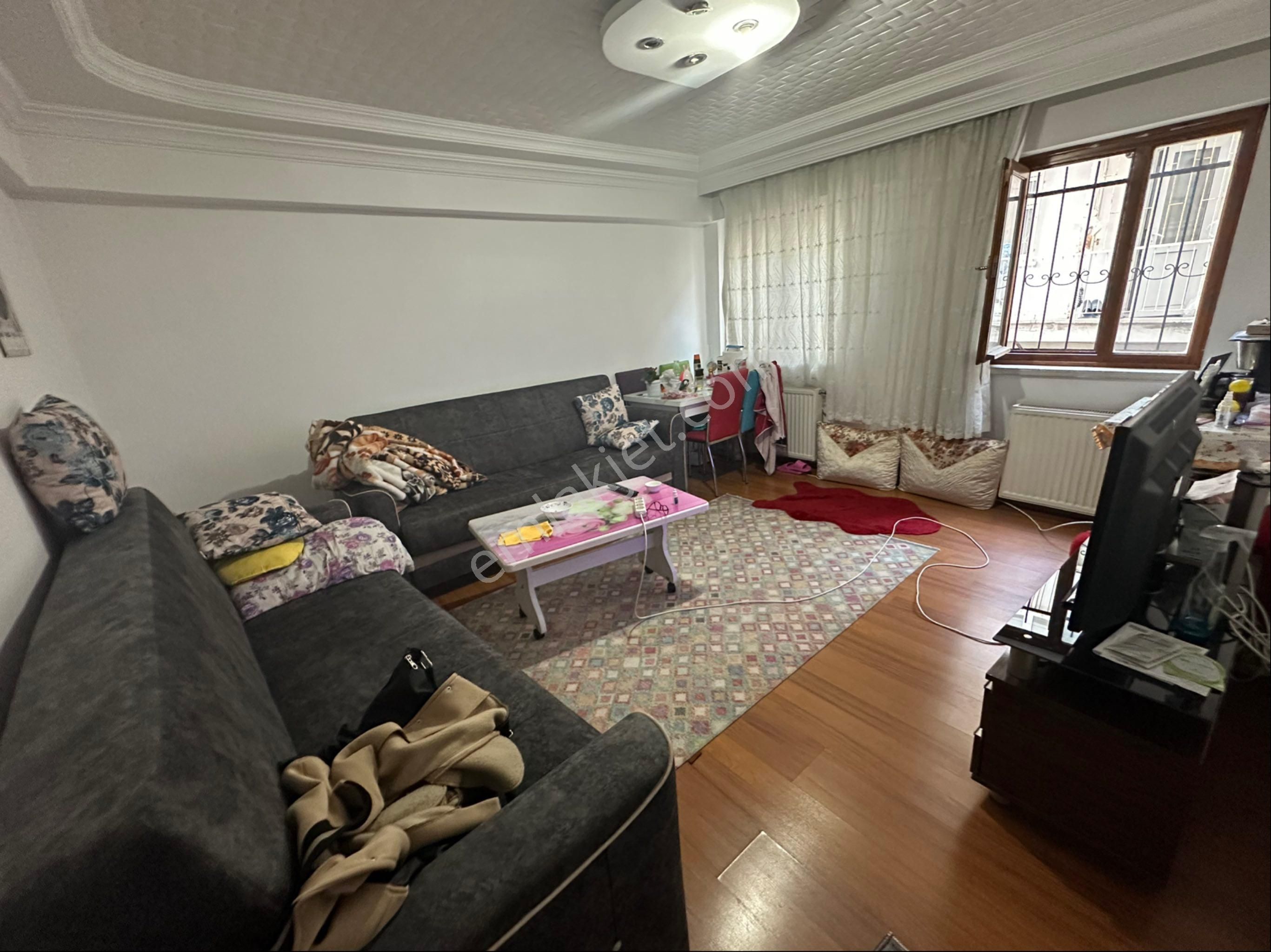 Yenimahalle Kızılcahamam Caddesin’de 1+1 Yapılı Satılık Daire