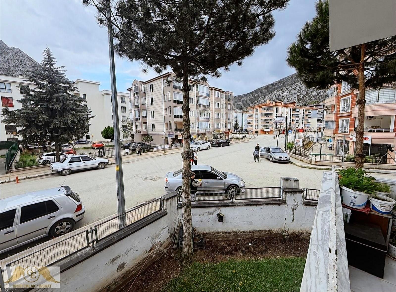 Hacılar Meydanı Mahallesinde Satılık 3+1 Ara Kat Daire