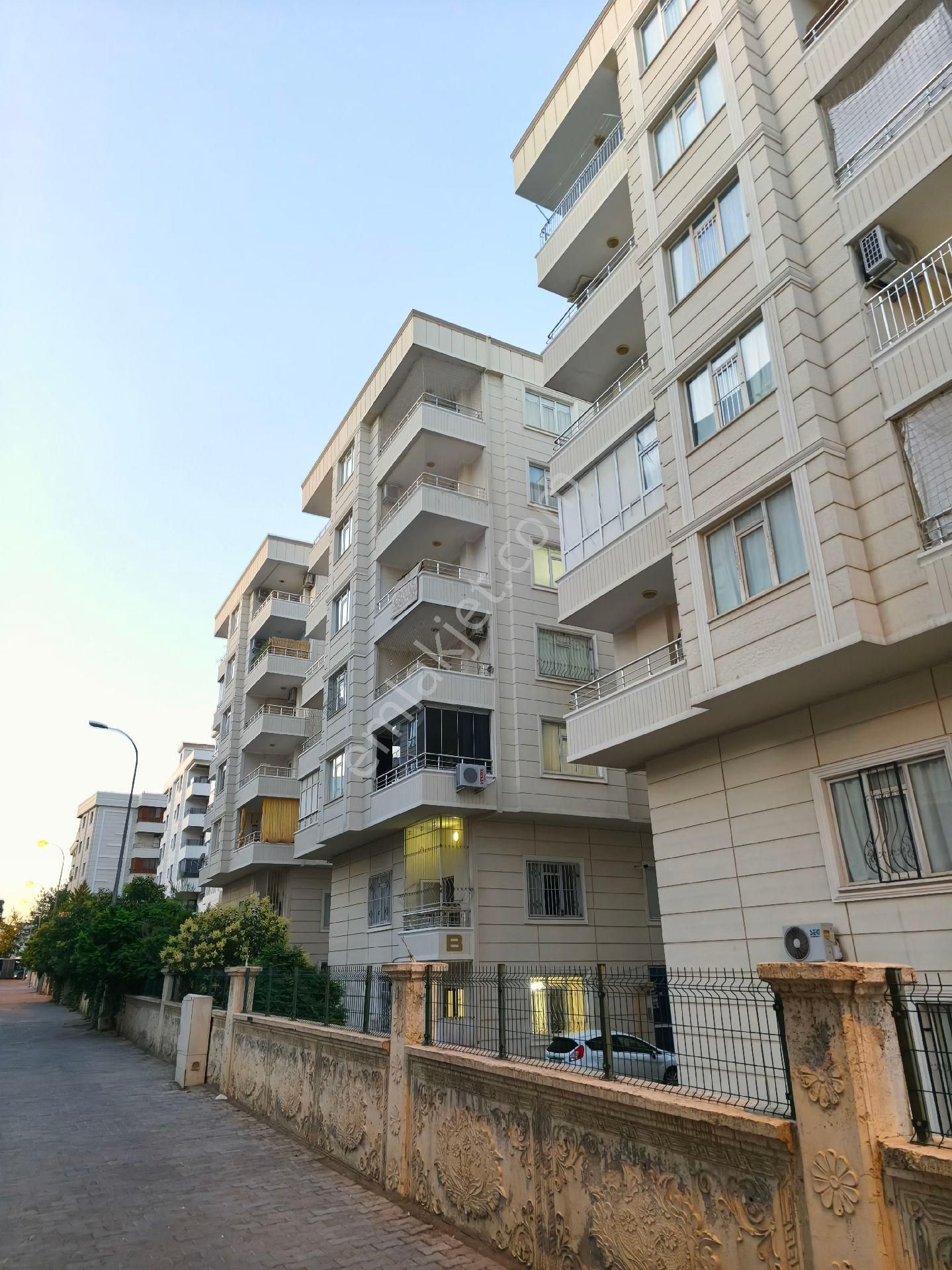 Karaköprü Şen Evlerde Satılık 3+1 Daire