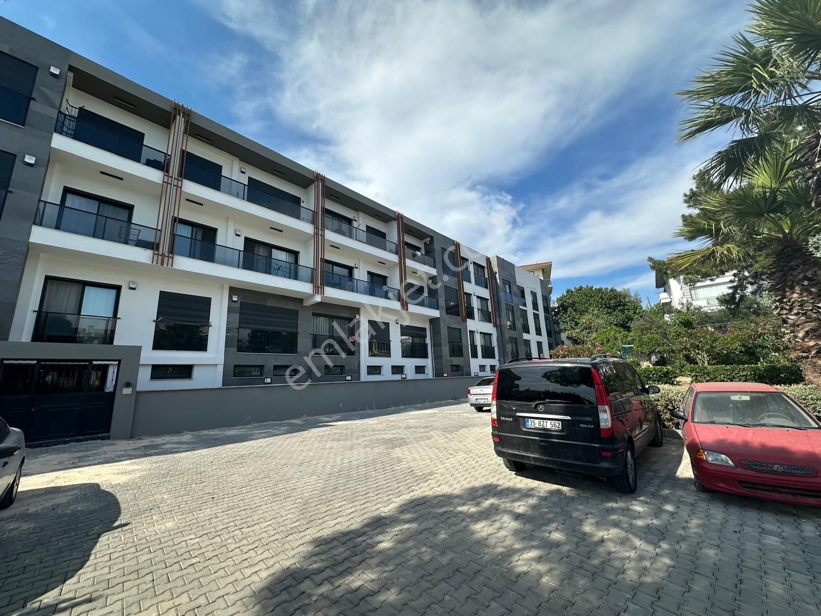 Marina'ya Yakın, Havuzlu 1+1 Daire – Musalla Mahallesi’nde Yıllık Kiralık!