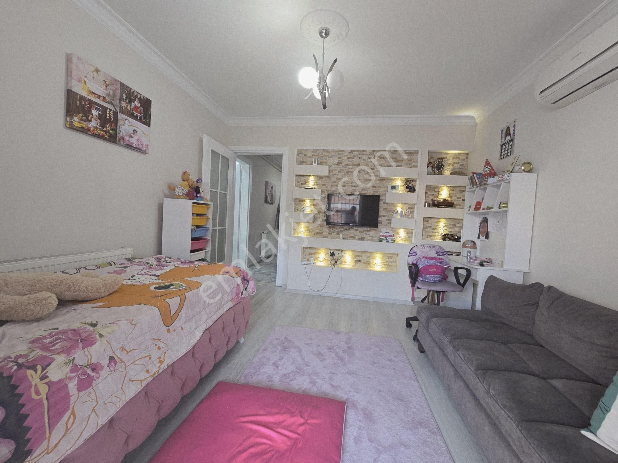 Nazilli🏡emlaktan-satılık Salı Pazarı Mevkkinde 3+1 Arakat Daire