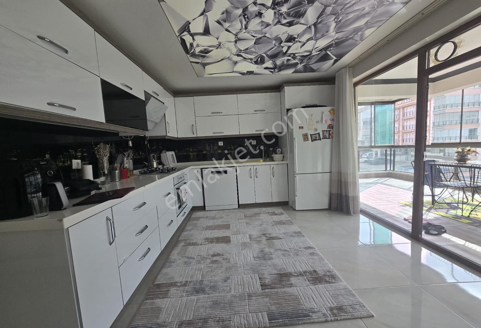 Ufuktepe De 3.5+1 Satılık Daıre
