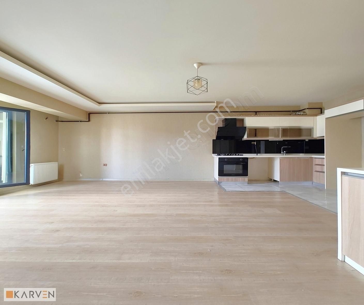 Ulaşıma Yakın Site İçerisinde Havuzlu Geniş 1+1 Daire