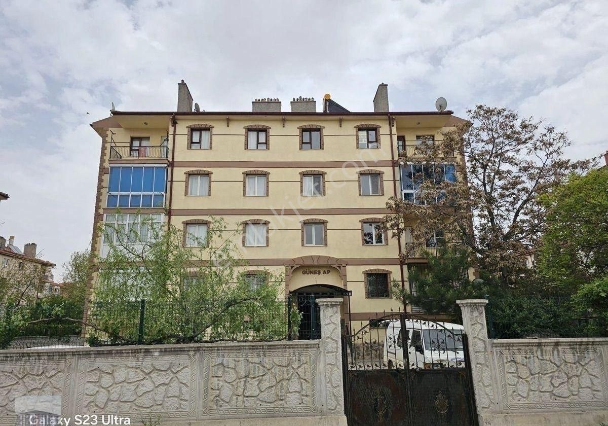 Konya İstiklal Konutları Satılık 2+1 Bakımlı Daire