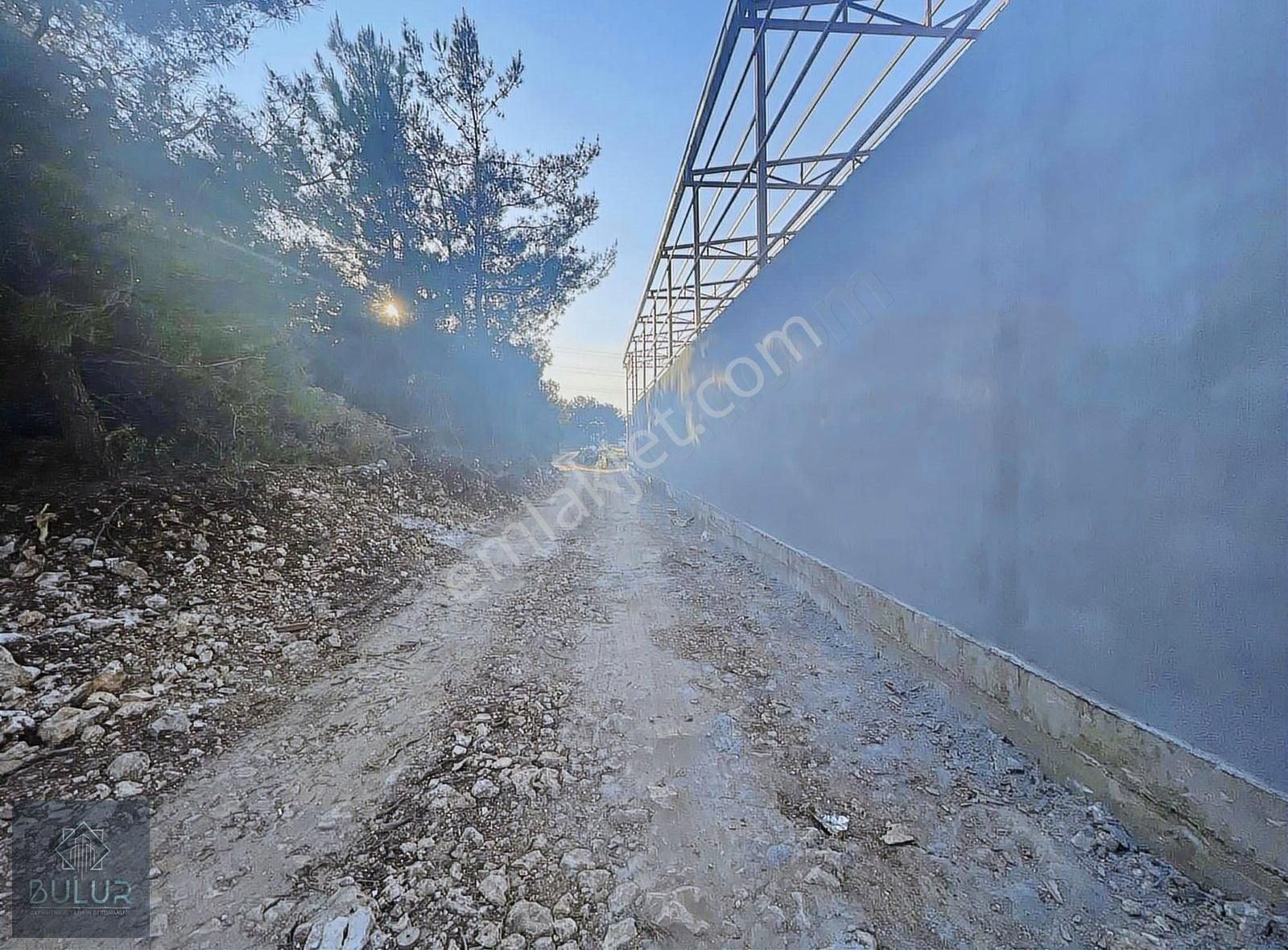 İzmir Buca Olduruk Mevki Zafer Mah. 300m2 Kiralık Depo