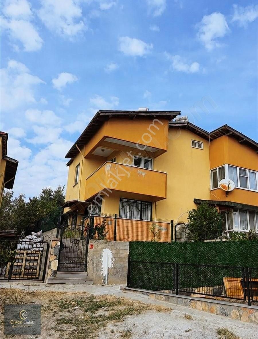 Civandan Edremit Altınoluk Narlıda Fırsat Villa