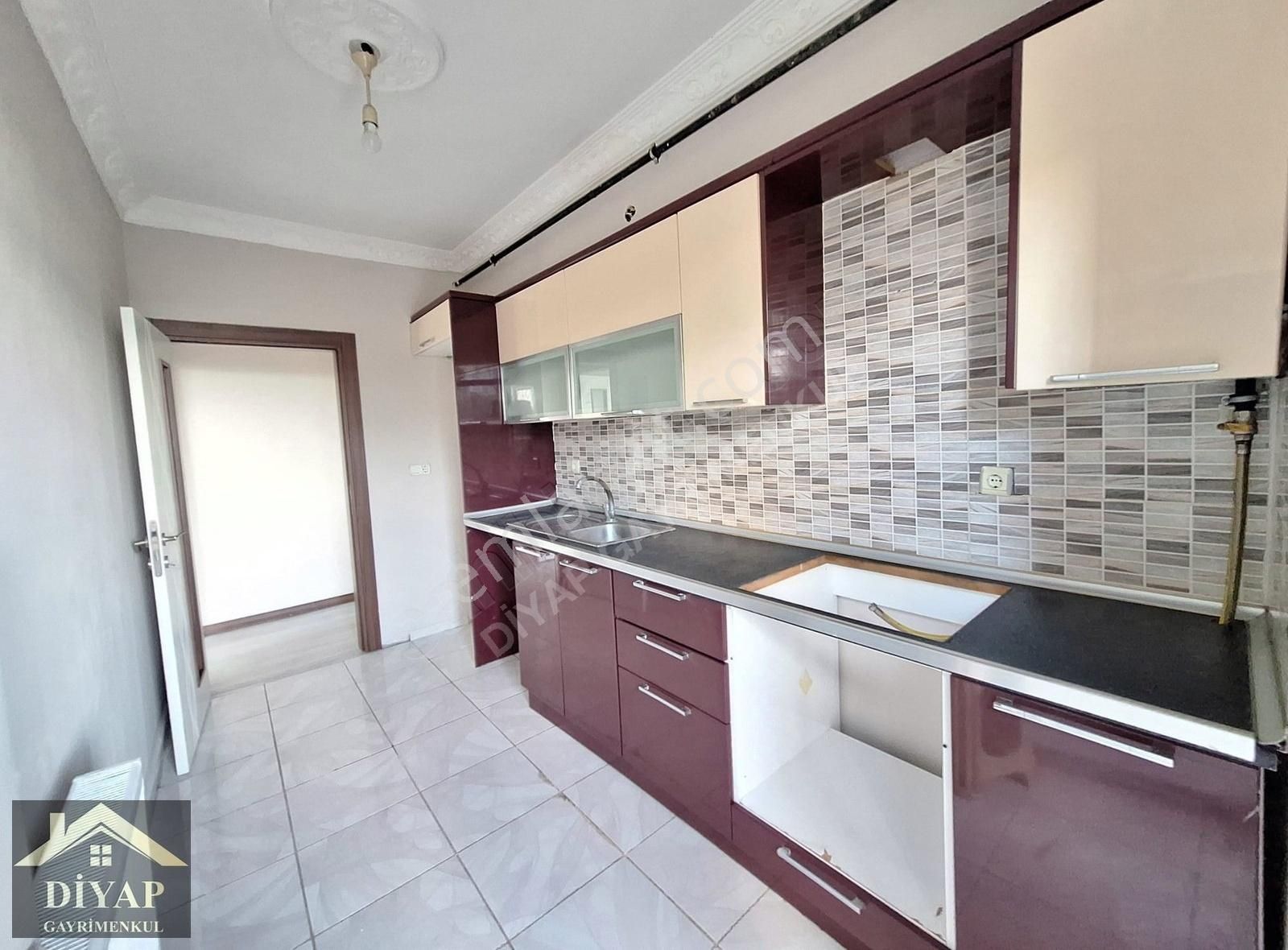 Diyap'tan Lemar Avm Ve Okullar Mevkisinde Y.giriş Balkonlu 2+1 !