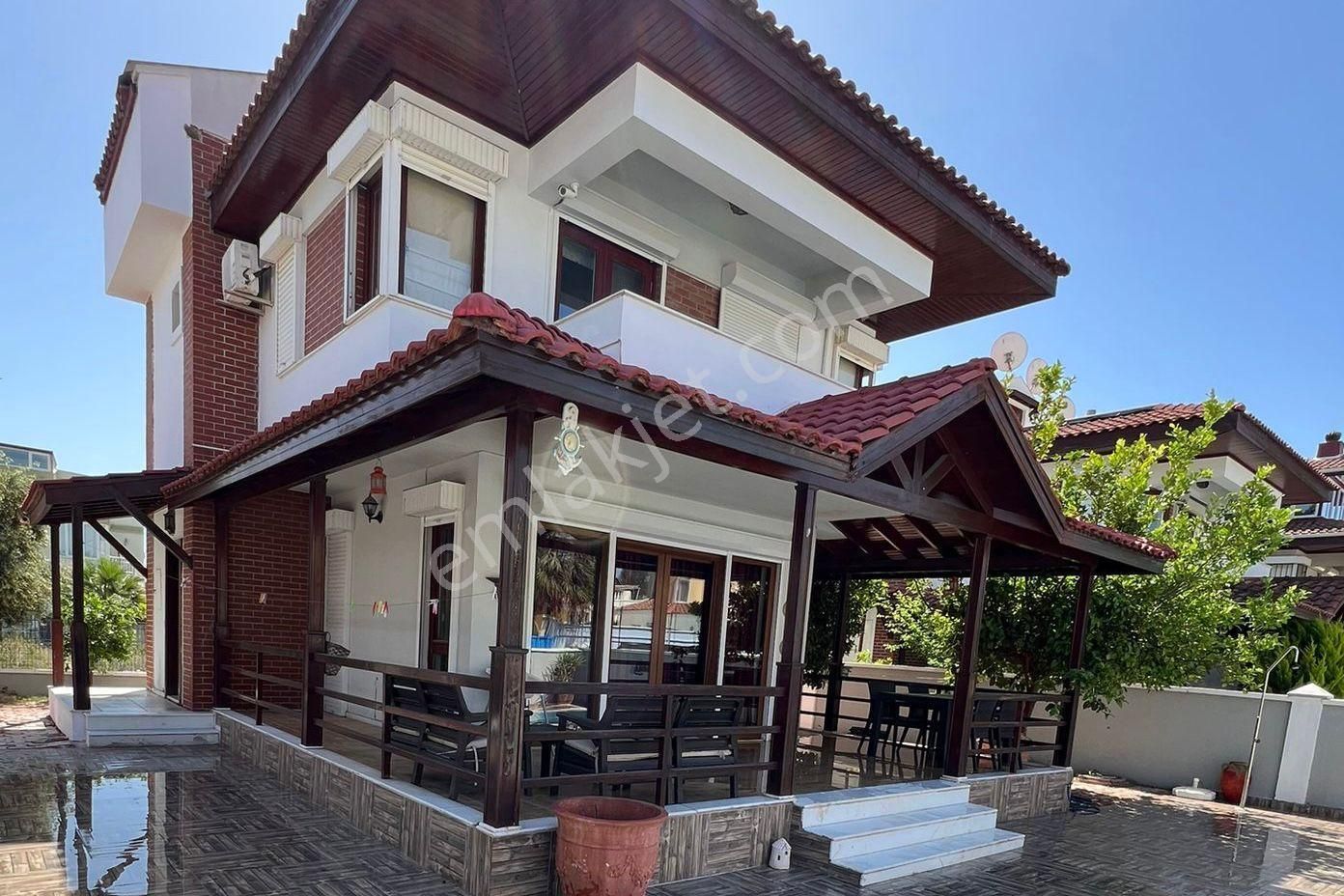 Tam Müstakil Villa