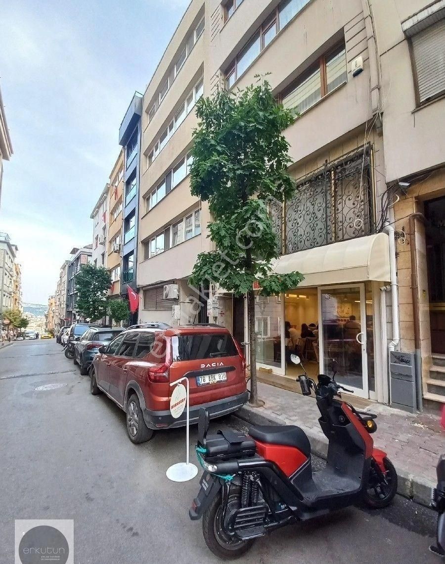 Erkutun'dan Nişantaşı'nda Gerçek Bahçeli, Beyaz Eşyalı 1+1 Kiralık Daire
