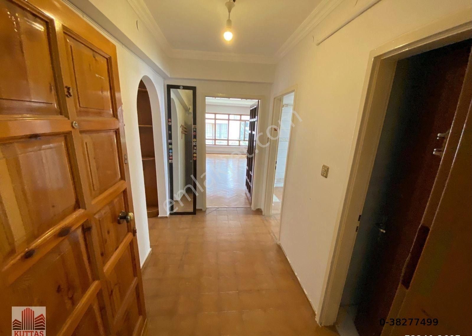 Kuttaş'tan Bahçelide Metro Yakını Katta 3+1 Arka 120 M2 Kombili
