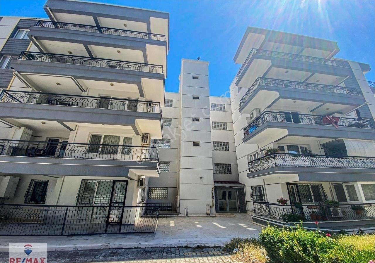 İzmir Bayraklı Osmangazi Mahallesinde 3+1 Satılık Daire