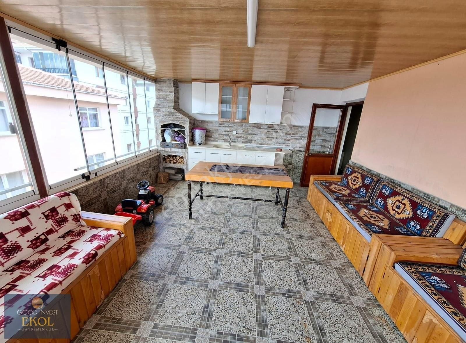 Dubleks Kapalı Teras 4+1 Daire