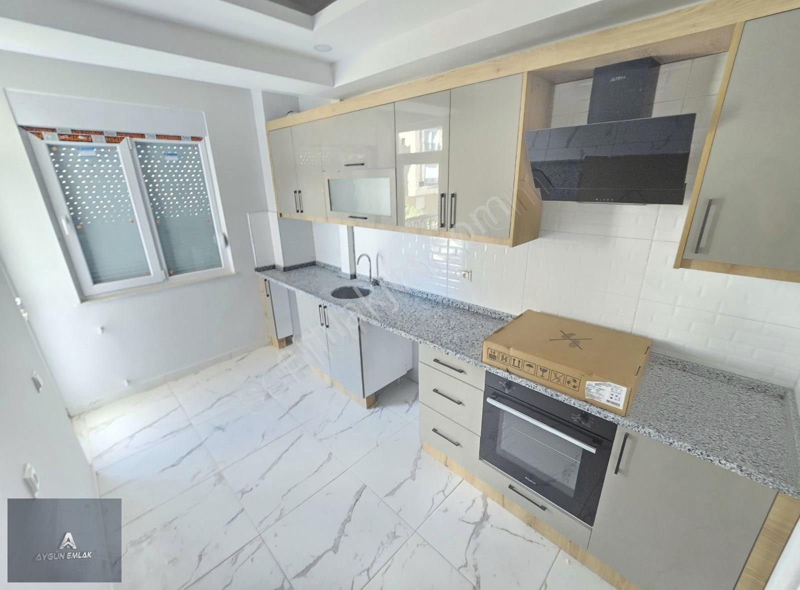 Kütükçü Mh.de Ara Kat Asansörlü 100m2 2+1 Satılık Daire