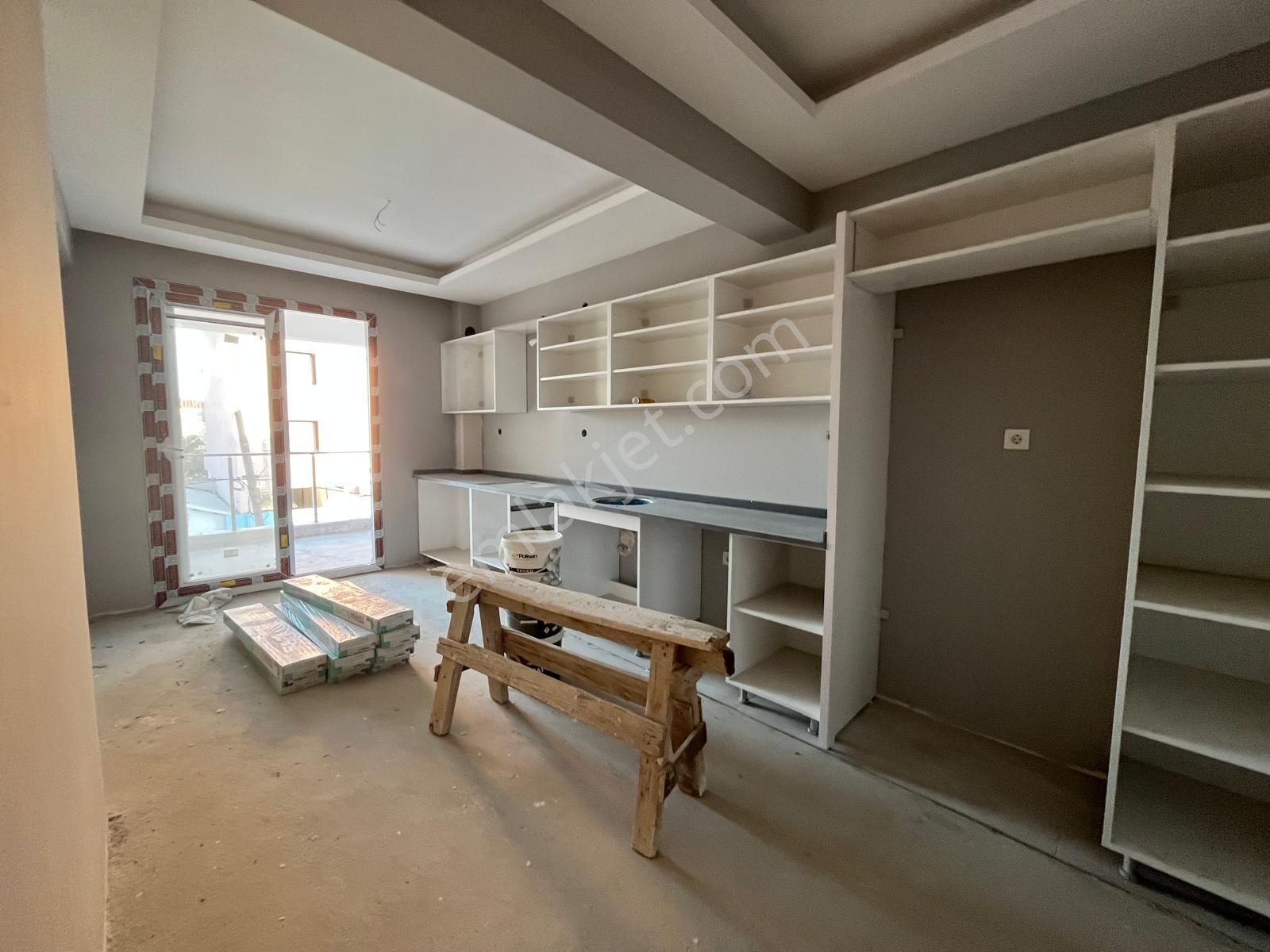 Helvacı Merkezde Satılık 3+1 Kapalı Mutfak Daire