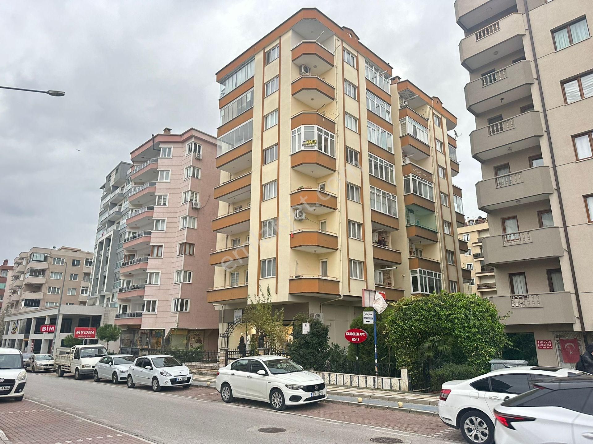 Nilüfer İhsaniye İsmetiye Caddesinde Satılık 3+1 Daire