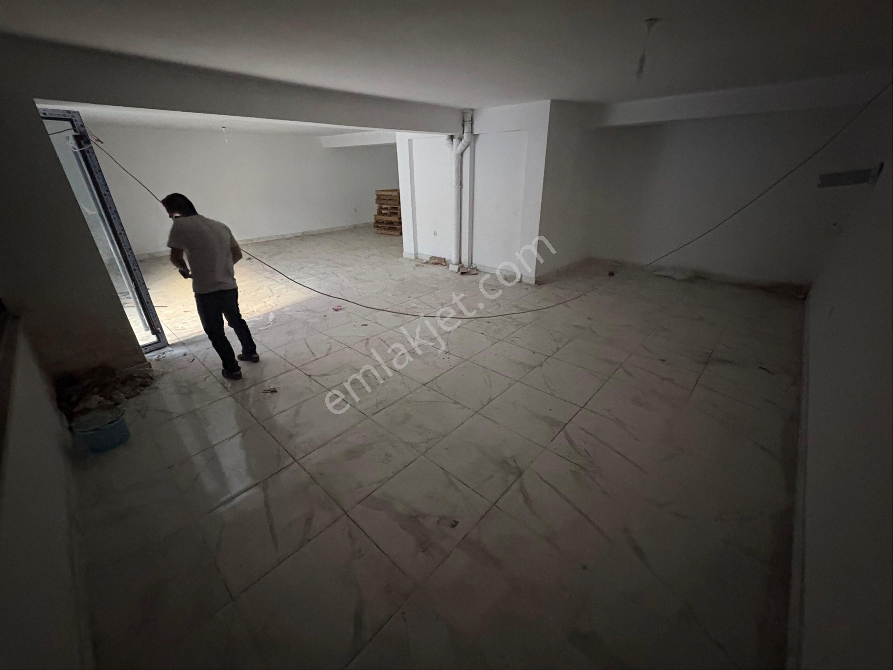 Baykal İnş. Sultangazi Cebeci Mah Kiralık Dükkan Giriş 120m