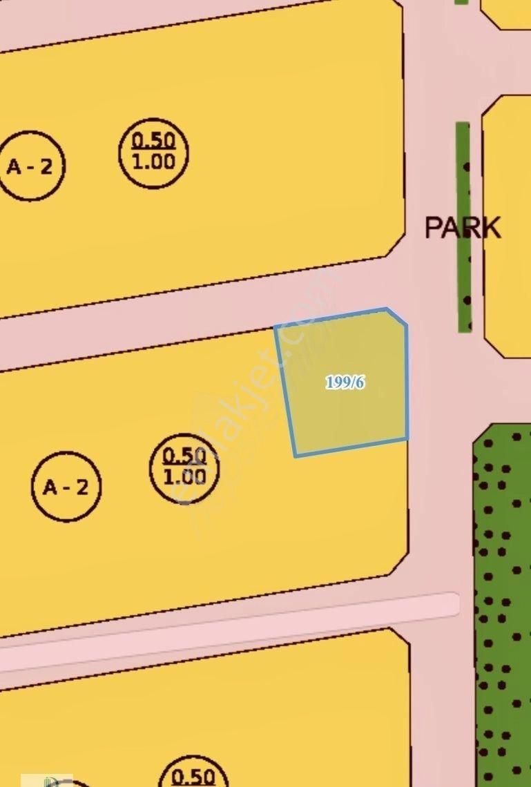 Dijitalemlak’tan İnegöl Karalarda 370 M2 Satılık Kıymetli Köşe Arsa.
