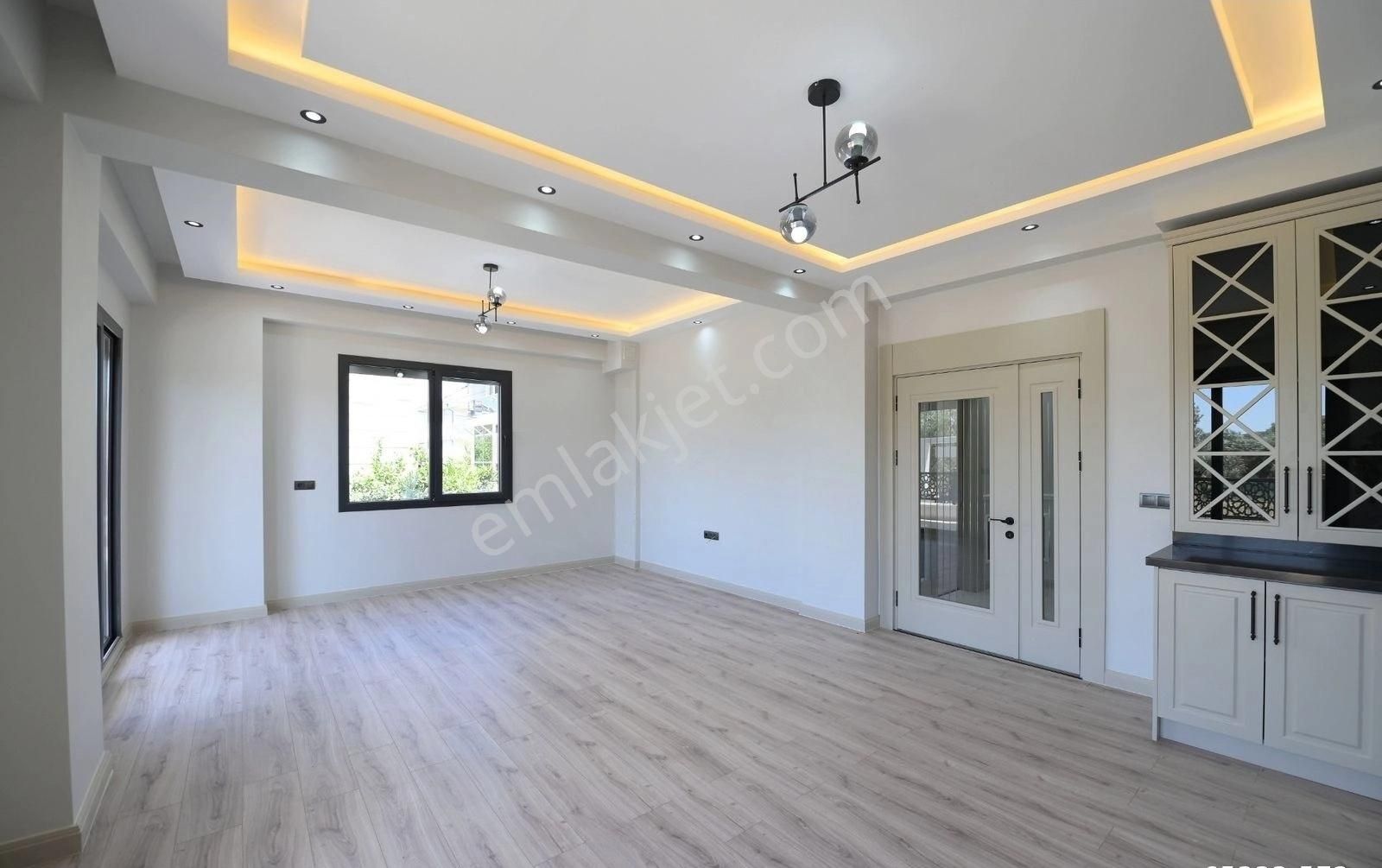 Yener Emlak'tan Zeytinli'de Ultra Lüx Şahane Ötesi Müstakil Villa - Görsel 13