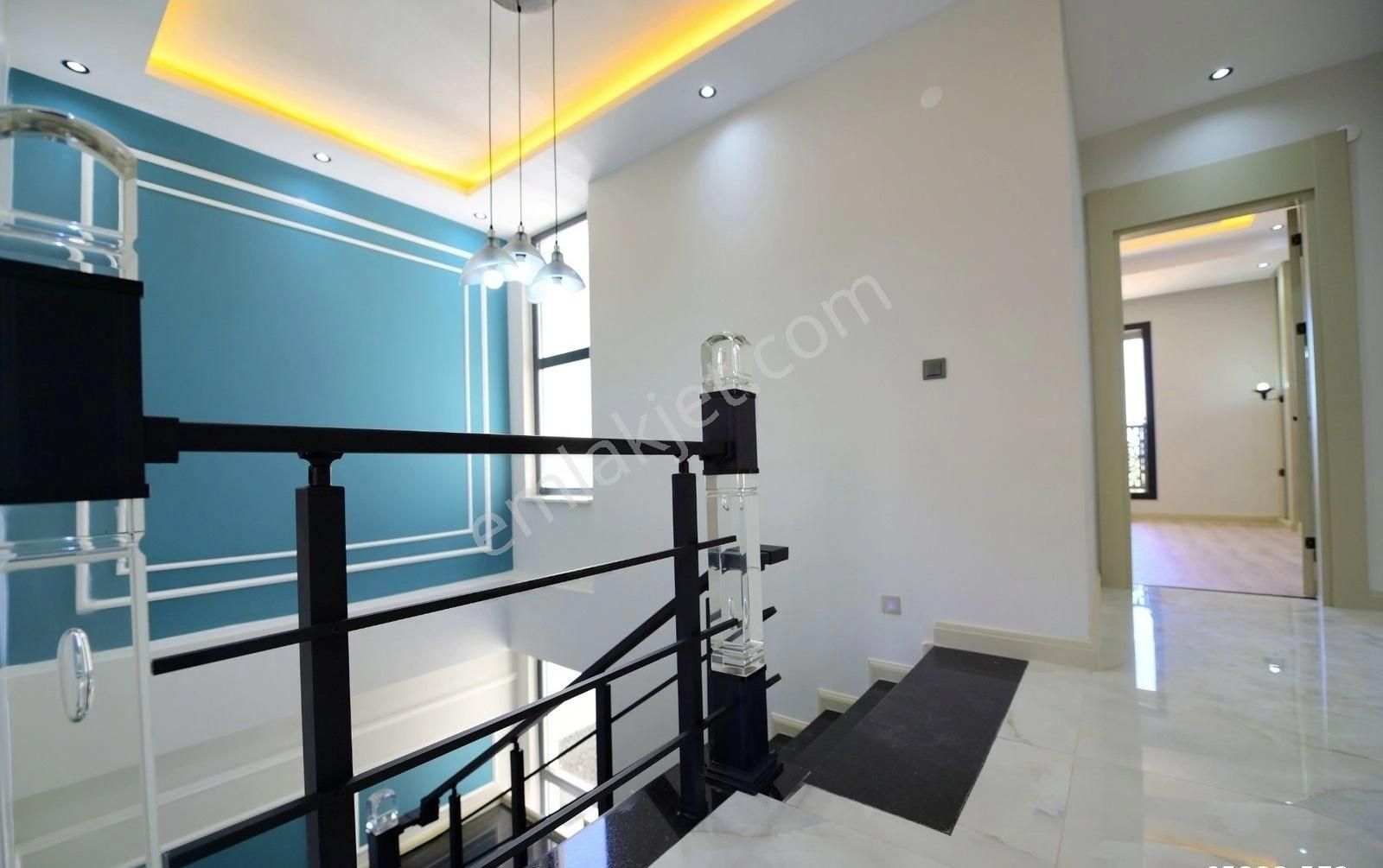 Yener Emlak'tan Zeytinli'de Ultra Lüx Şahane Ötesi Müstakil Villa - Görsel 32