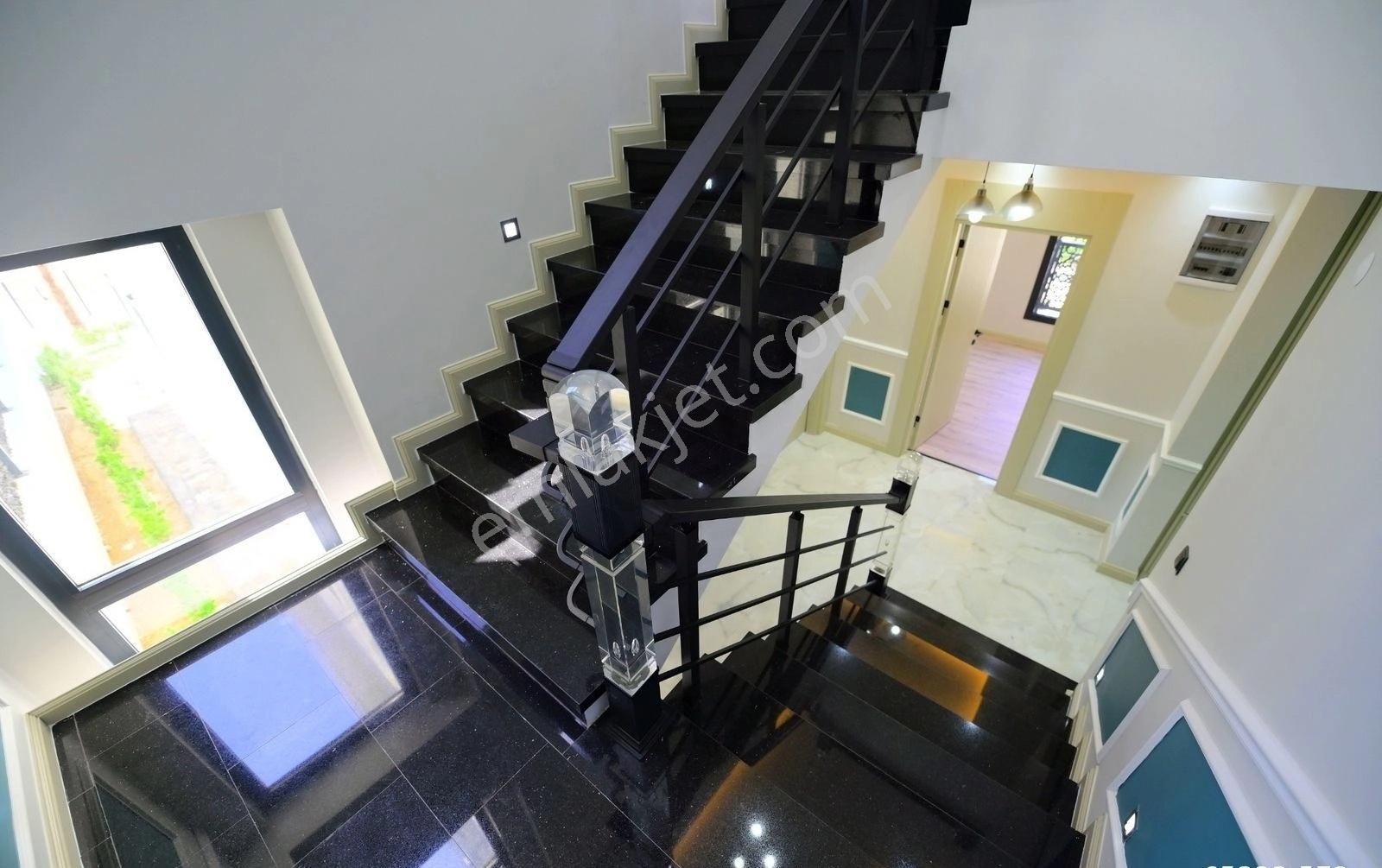 Yener Emlak'tan Zeytinli'de Ultra Lüx Şahane Ötesi Müstakil Villa - Görsel 15