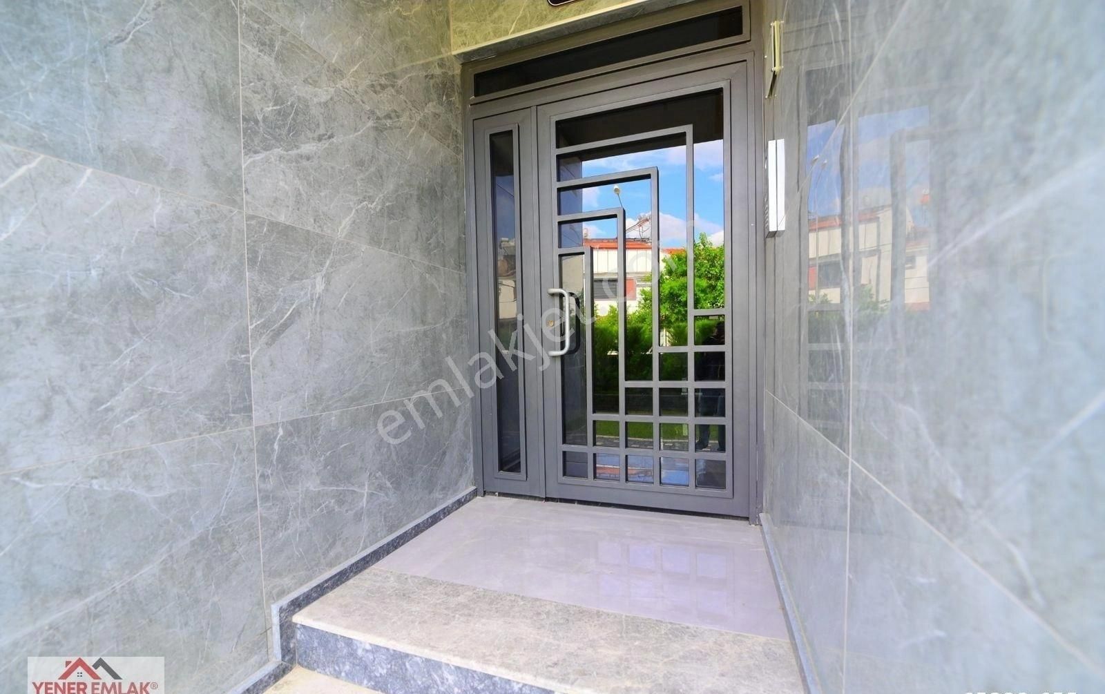Yener Emlak'tan Yüzme Havuzlu Site İçi Denize 250mt 2+1 Daire