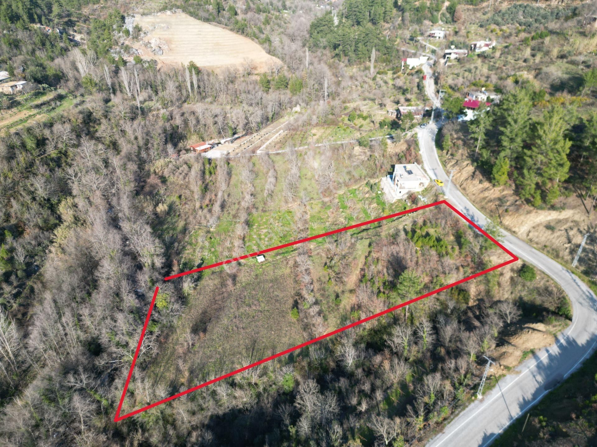 Alanya Sapadere Mah. Bungalov Yapımına Uygun Dereye Sıfır 3200 M2 Satılık Tarla - Görsel 3