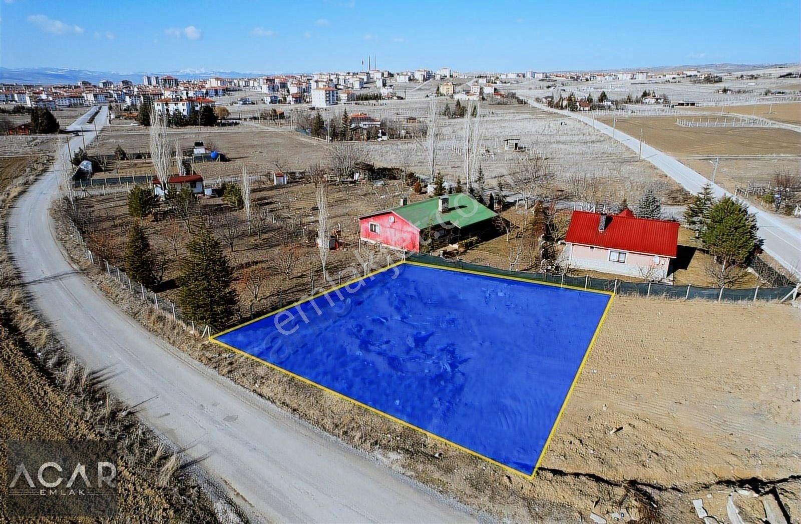 Acar Emlak'tan Şehit Tezcan Özdemir Caddesi Üzerinde 480 M2 Arsa