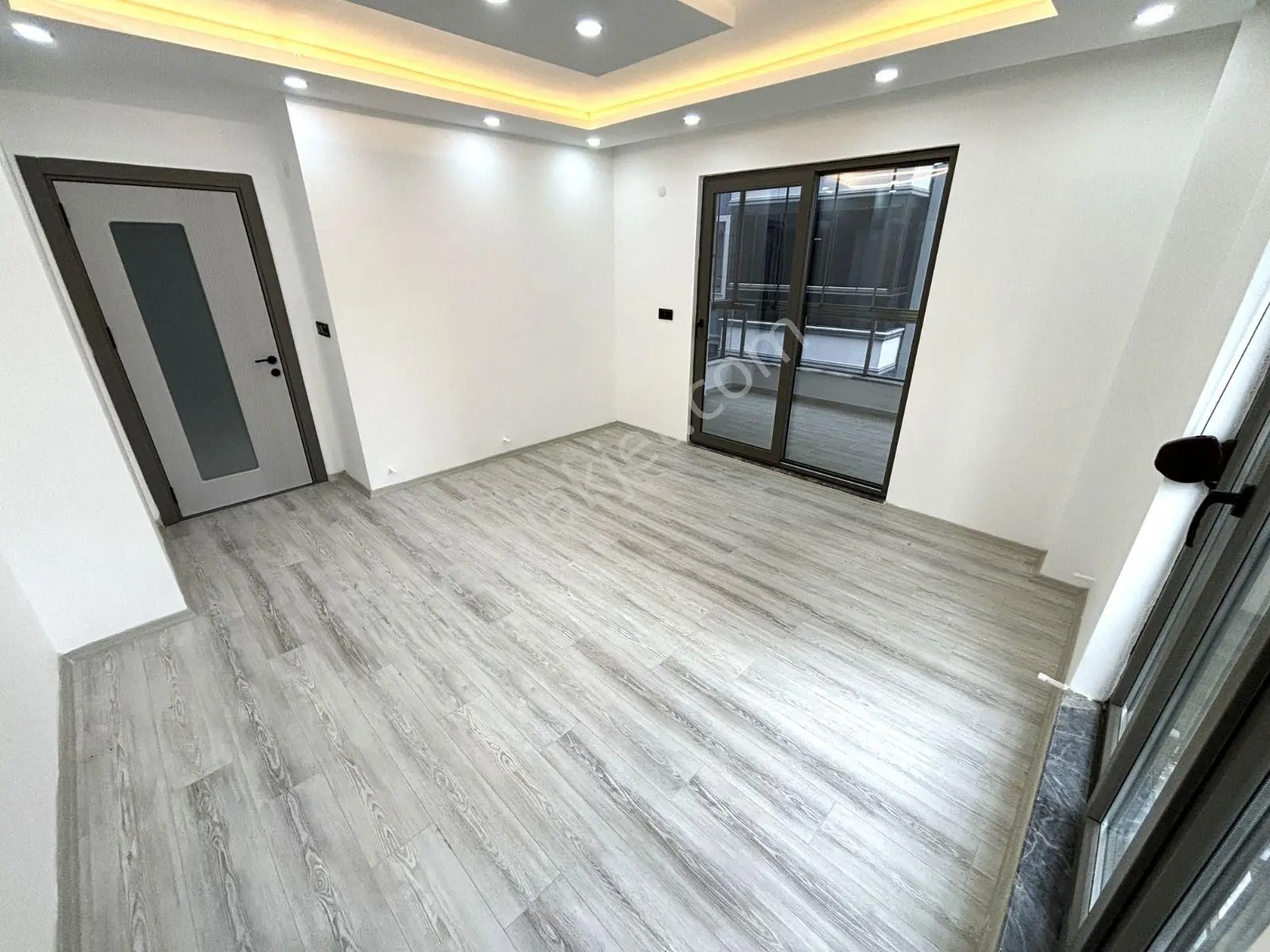 Poyraz Gayrimenkul'den Satılık Altınkum'da Sıfır Ebeveyn Banyolu 2+1 Daire - Görsel 2