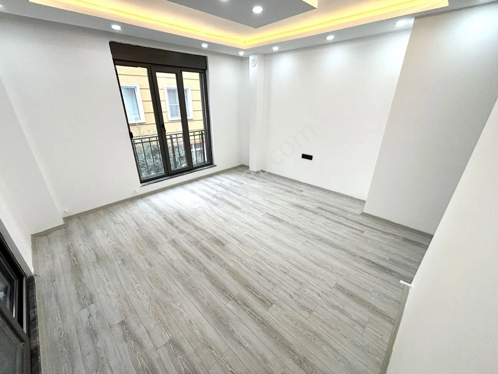 Poyraz Gayrimenkul'den Satılık Altınkum'da Sıfır Ebeveyn Banyolu 2+1 Daire - Görsel 4