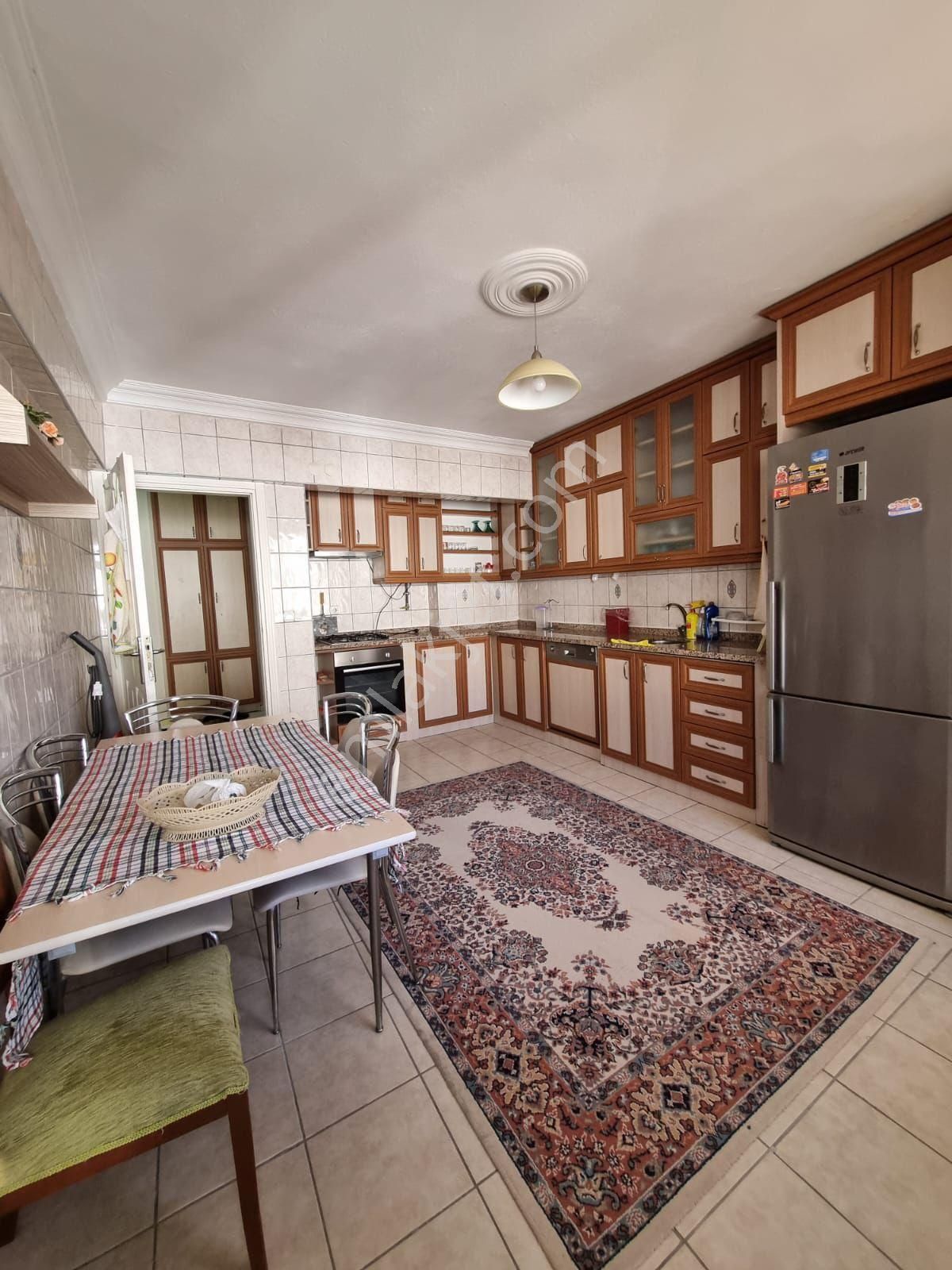Eşyalı Satılık Site İçi 2+1 Kapalı Mutfak