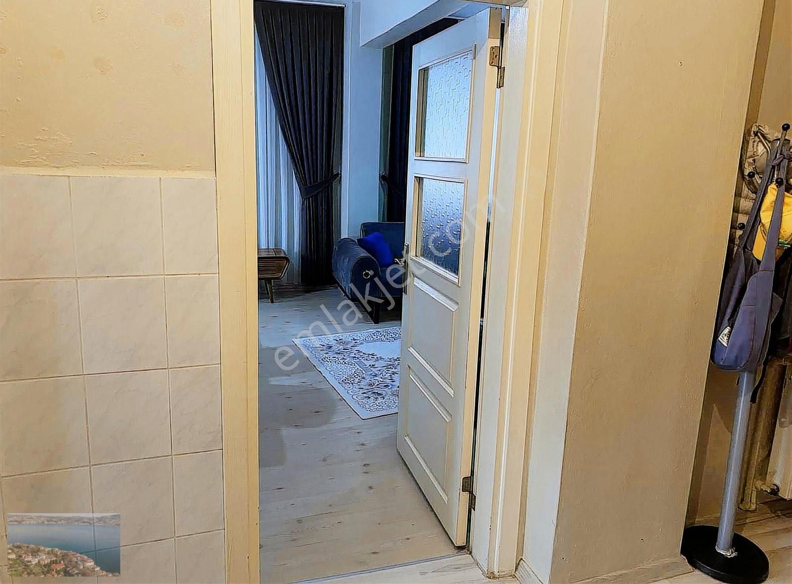 Sultangazi Zübeyde Hanım Mah: 90 M2 2+1 Satılık Yüksek Giriş