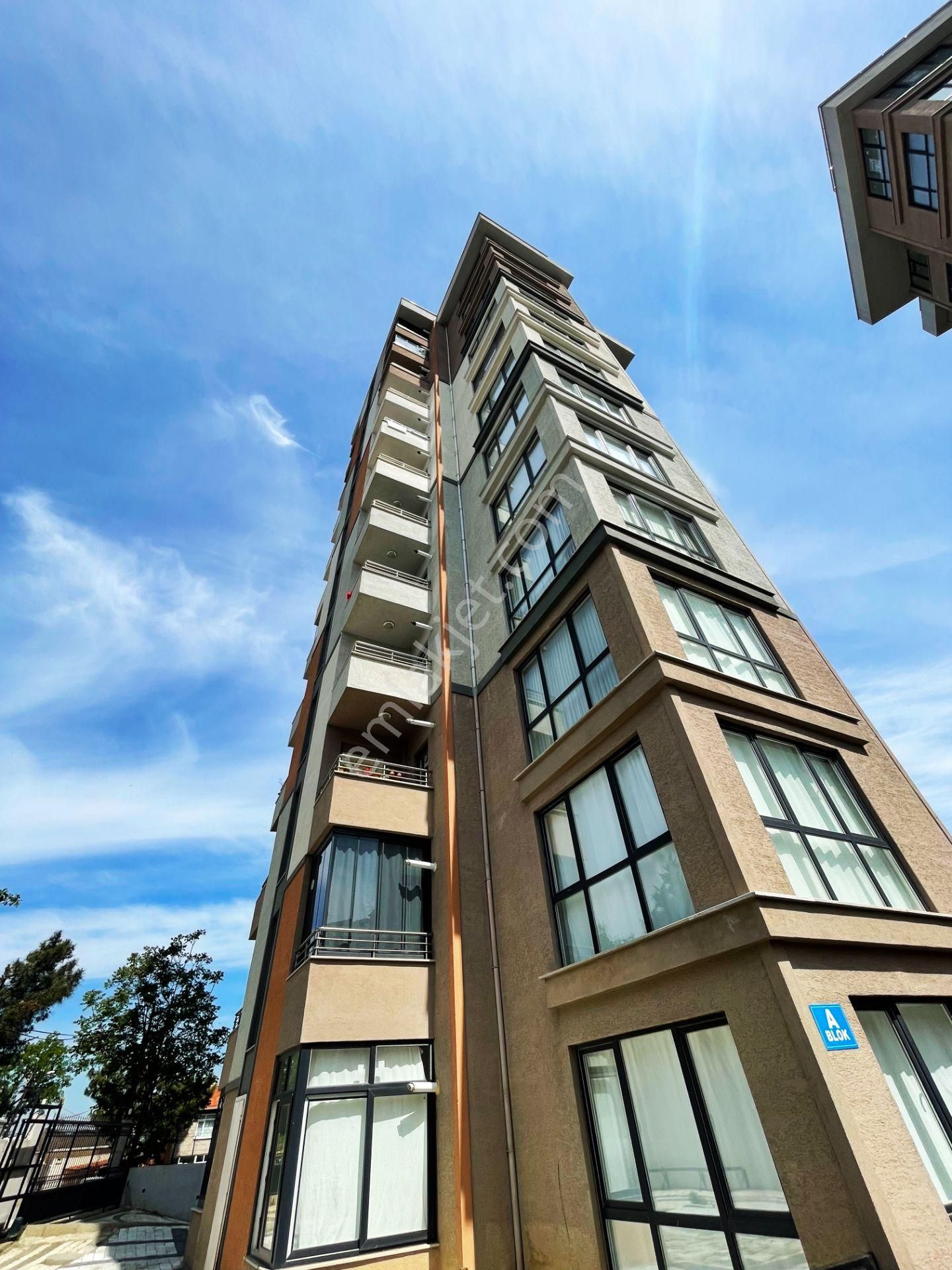 Yakacık Meydana Yürüme Güvenlikli Site İçi 3+1 Arakat Lüks Daire