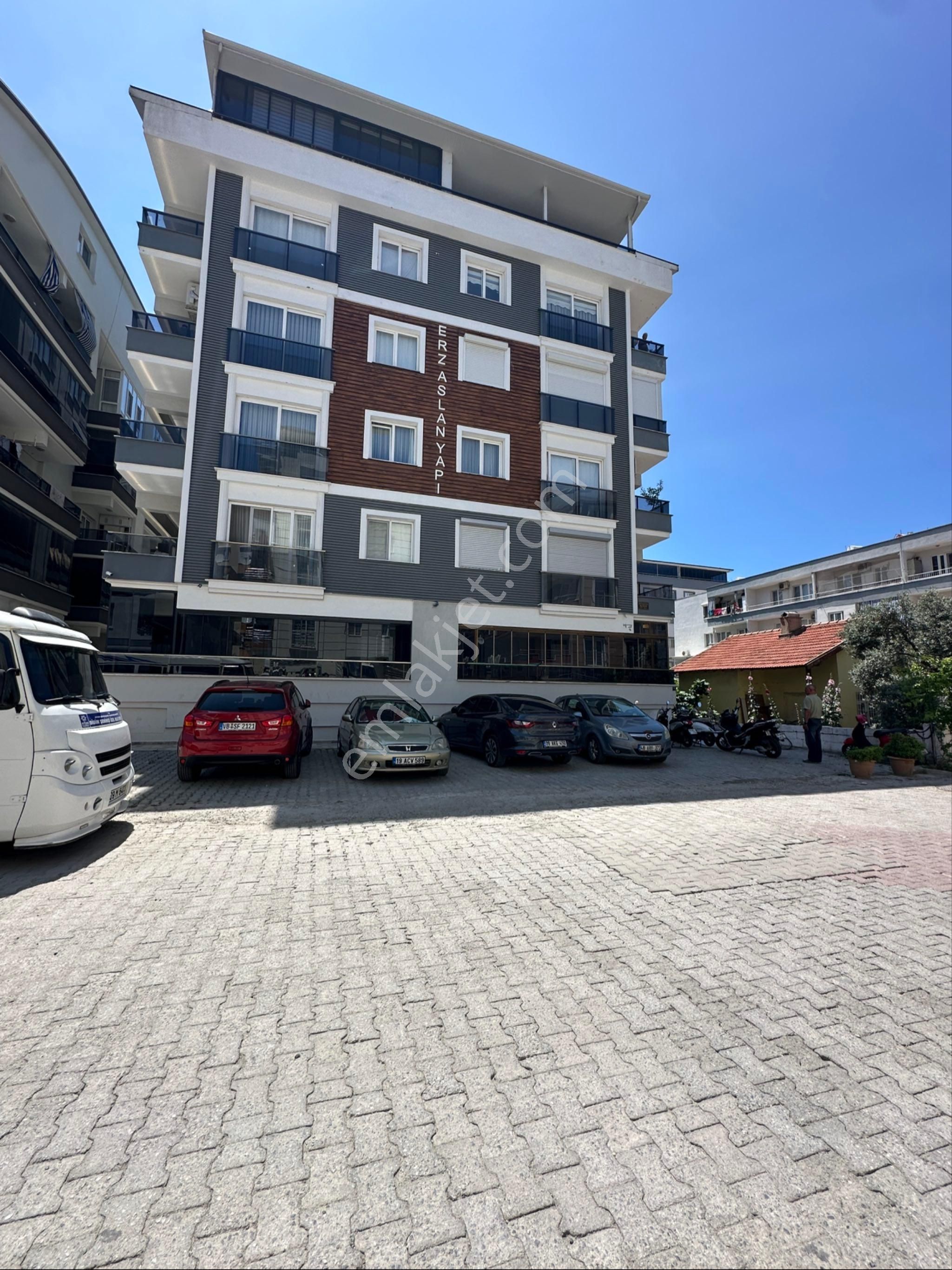 Didim Merkezde 3+1 Ayrı Mutfak Ferah Daire