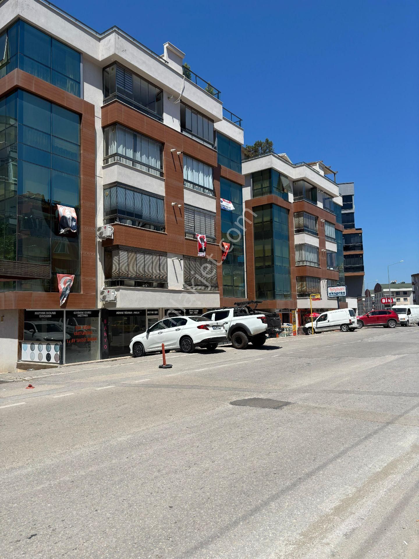 Ülker Den Site İçi Havuzlu Geniş Ve Kullanışlı 2+1