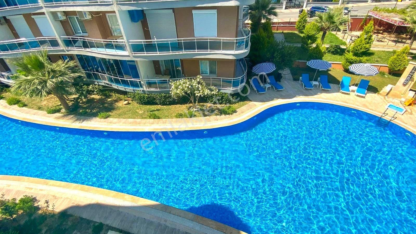 Kuşadası Değirmendere'de 1+1' Ara Kat Daire